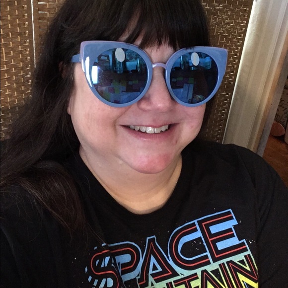 Meet your Posher, Catherine - Picture 2 of 5